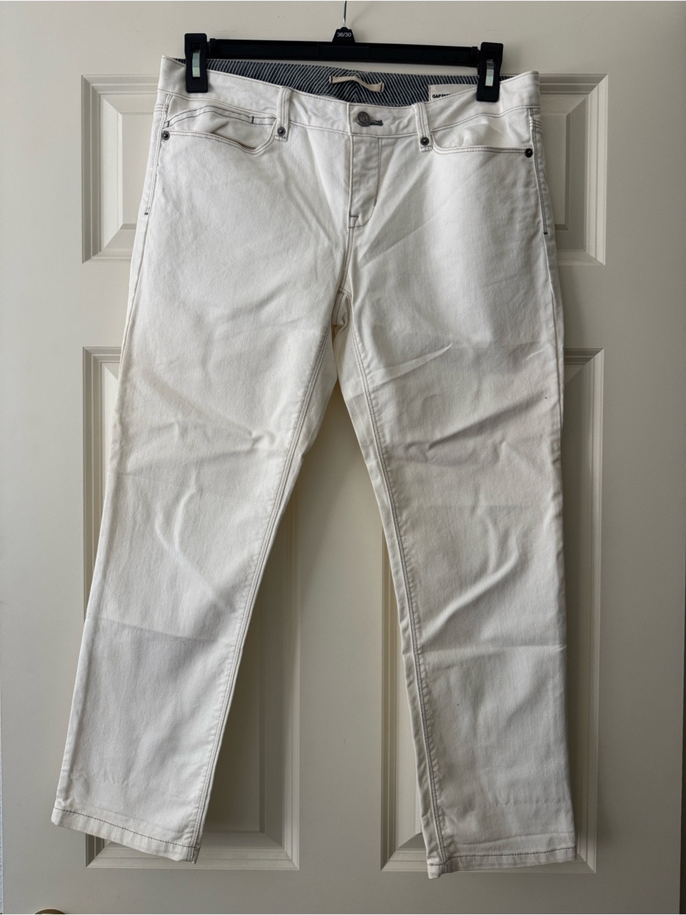 Gap 1969 Off White Straight-Leg Crop Jean size 30